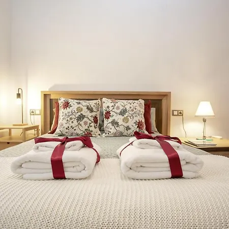 -malagasunapts-cervantes Pool&parking Apartment *
